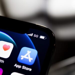 Apple to Allow Installing Apps from Third-Party App Store in EU